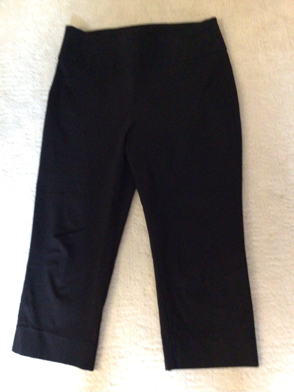 Chico's Black Cropped Ponte Capris